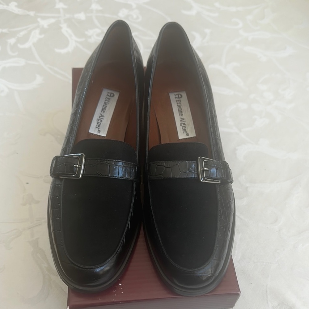 Brand New Vintage Elegant Black Leather and Suede Loafers by Etienne Aigner
